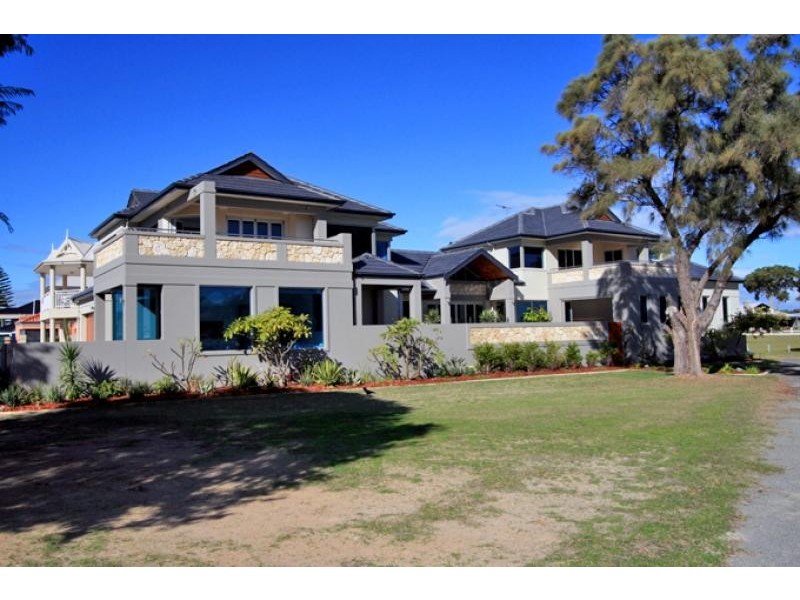 54 Fairbridge Road, Halls Head WA 6210