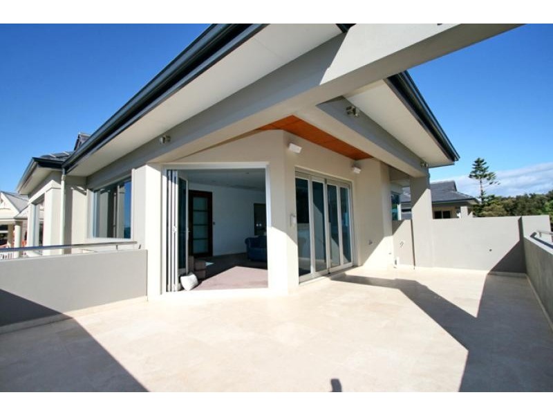 54 Fairbridge Road, Halls Head WA 6210