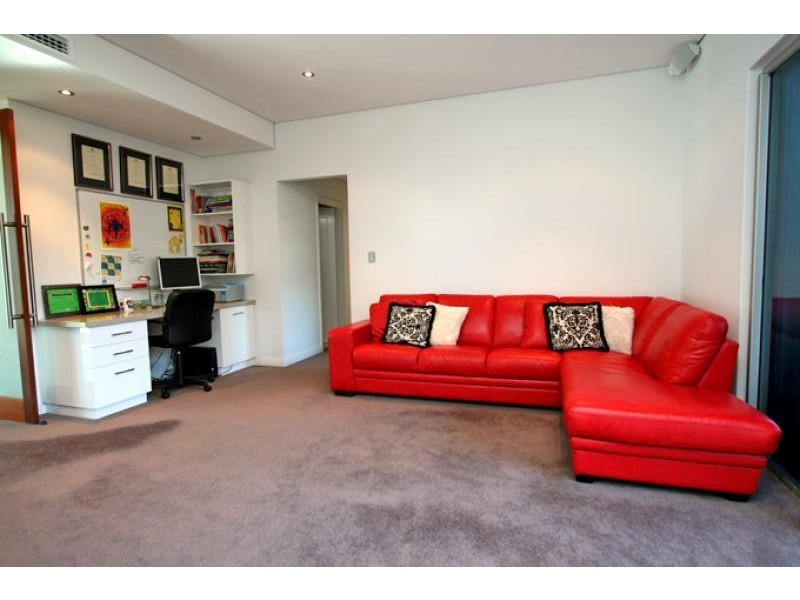 54 Fairbridge Road, Halls Head WA 6210