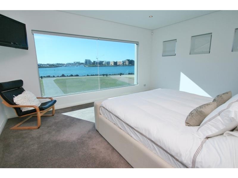 54 Fairbridge Road, Halls Head WA 6210