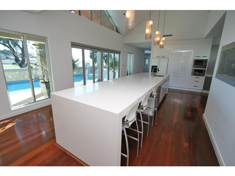 54 Fairbridge Road, Halls Head WA 6210