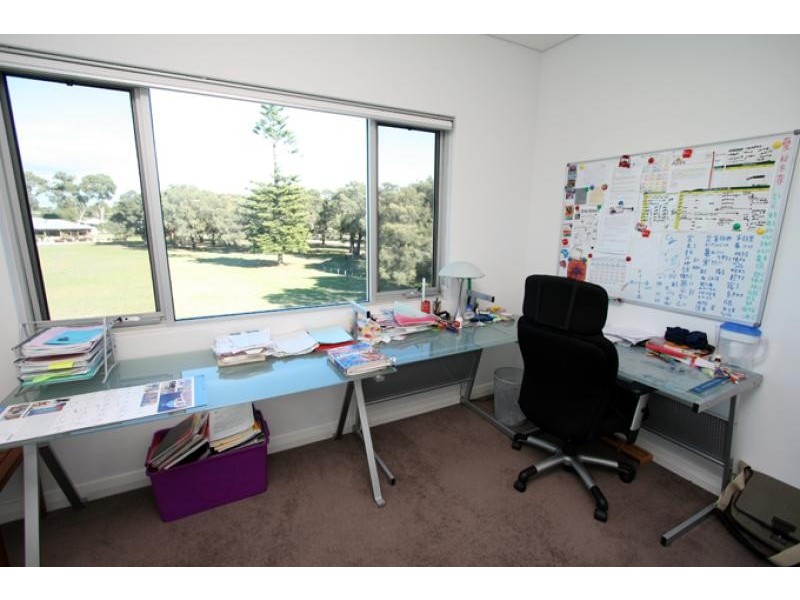 54 Fairbridge Road, Halls Head WA 6210