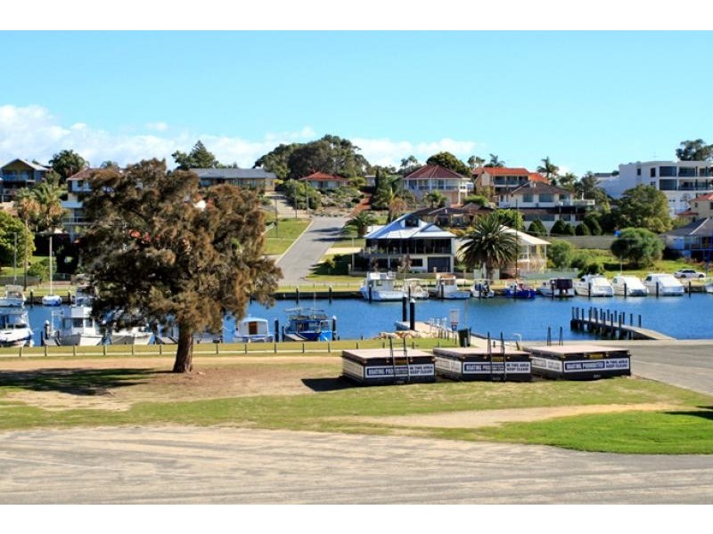 54 Fairbridge Road, Halls Head WA 6210