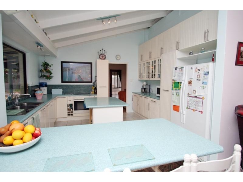 7 Bulara Road, Greenfields WA 6210