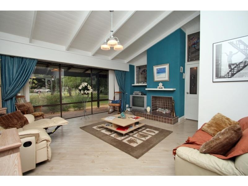 7 Bulara Road, Greenfields WA 6210