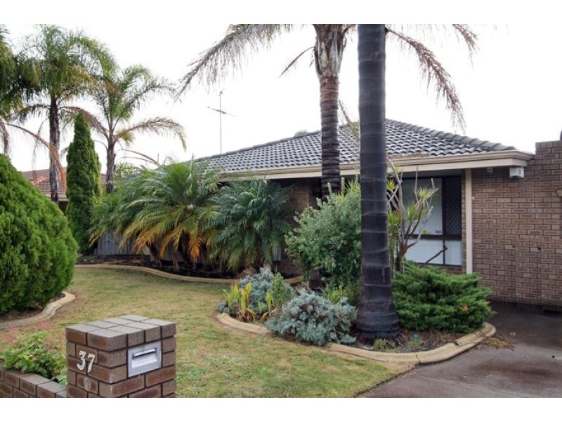 37 Sandeland Avenue, Coodanup WA 6210