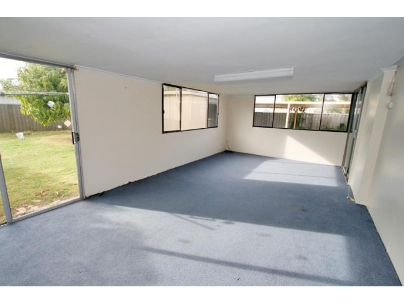 37 Sandeland Avenue, Coodanup WA 6210