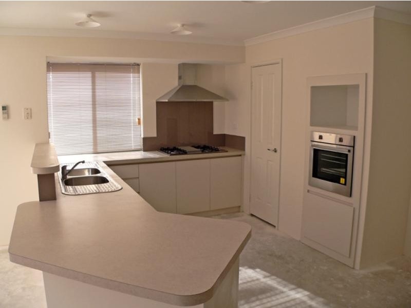 11 Chyverton Corner, Erskine WA 6210