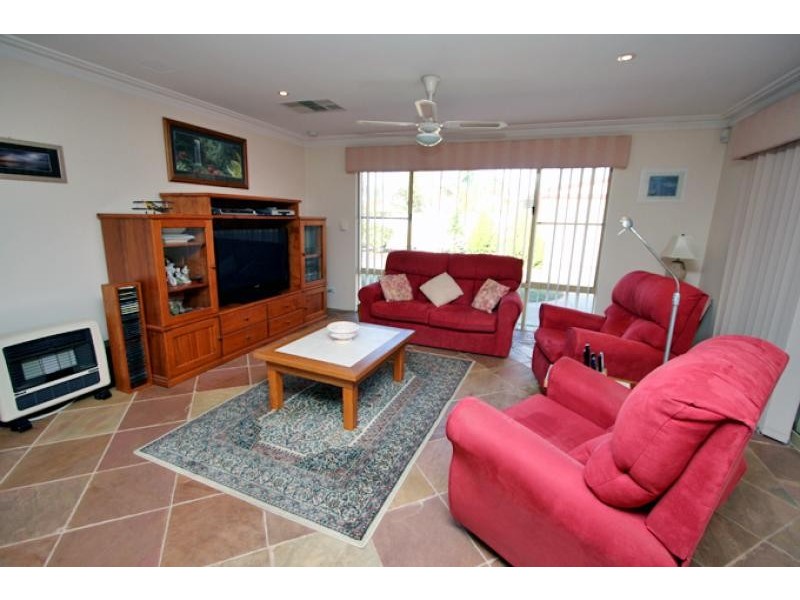 84 Templetonia Promenade, Halls Head WA 6210