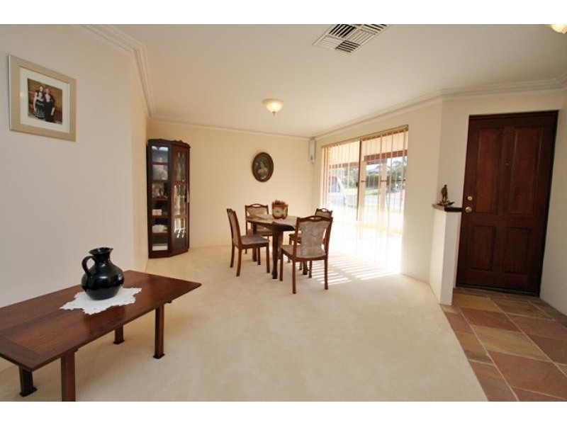 84 Templetonia Promenade, Halls Head WA 6210