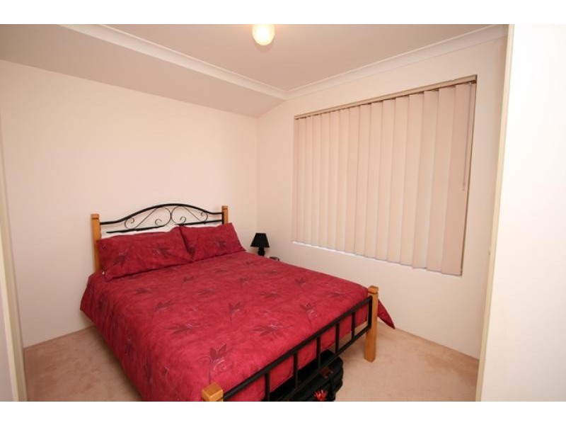 84 Templetonia Promenade, Halls Head WA 6210