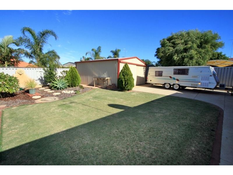 84 Templetonia Promenade, Halls Head WA 6210