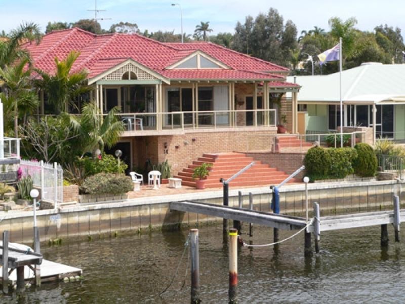 14 Baruna Court, Halls Head WA 6210