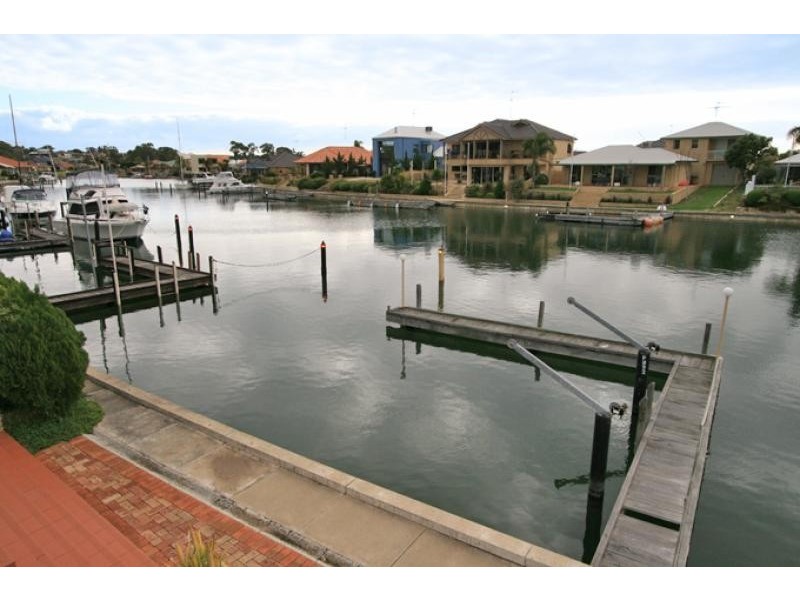 14 Baruna Court, Halls Head WA 6210