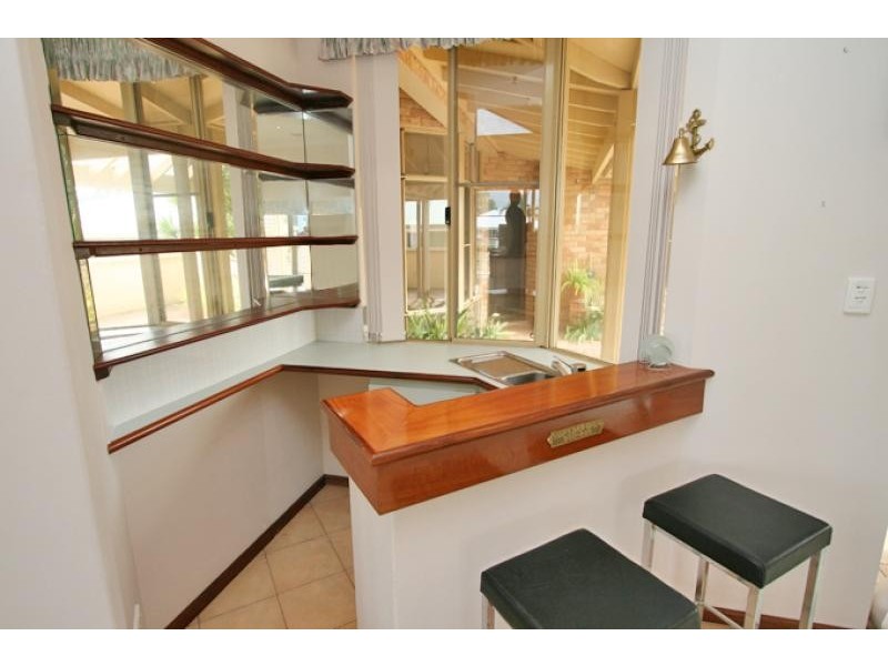 14 Baruna Court, Halls Head WA 6210