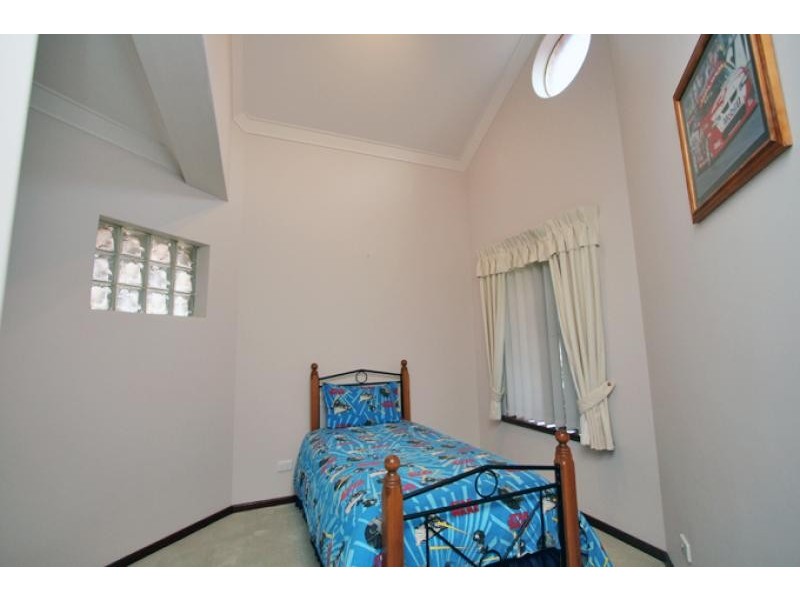 14 Baruna Court, Halls Head WA 6210