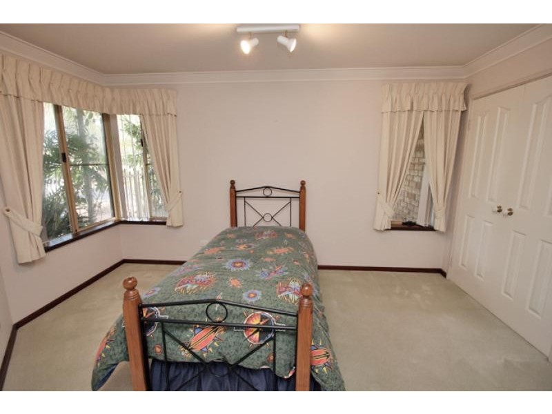 14 Baruna Court, Halls Head WA 6210