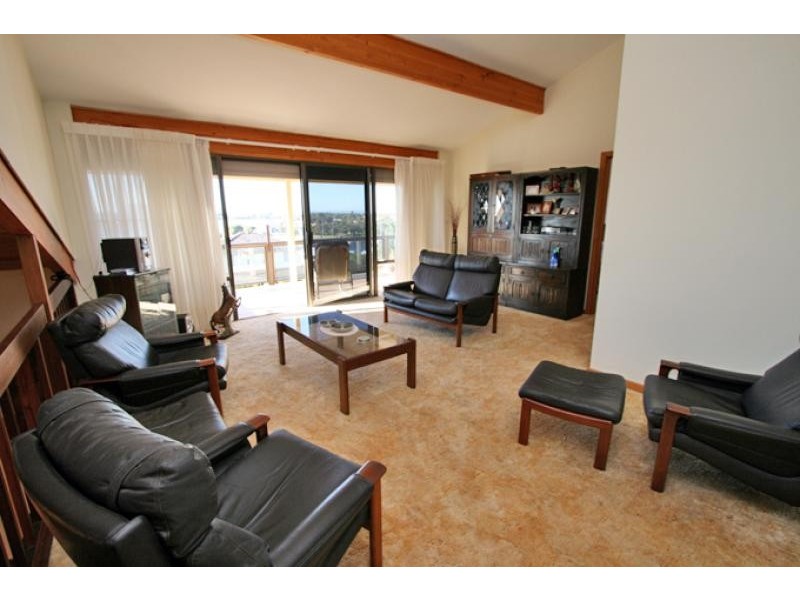 22 Hill Street, Halls Head WA 6210