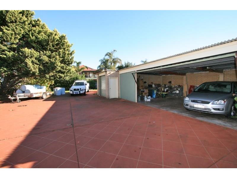 22 Hill Street, Halls Head WA 6210