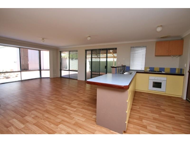 8 Bonnie Doone Grove, Dawesville WA 6211