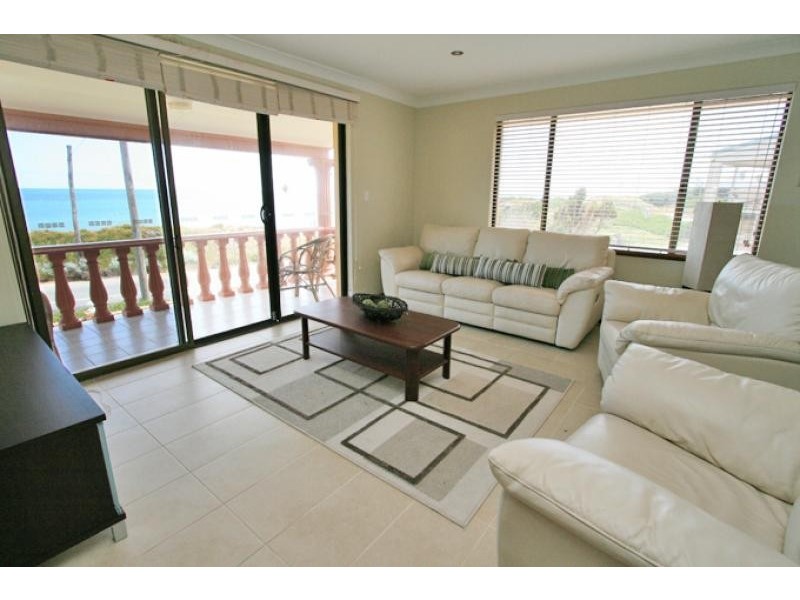 1/56 Halls Head Parade, Halls Head WA 6210