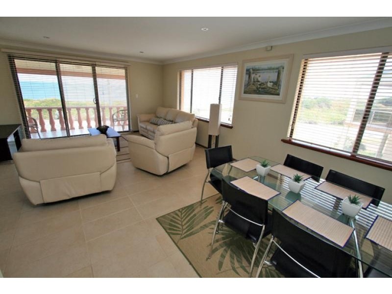 1/56 Halls Head Parade, Halls Head WA 6210