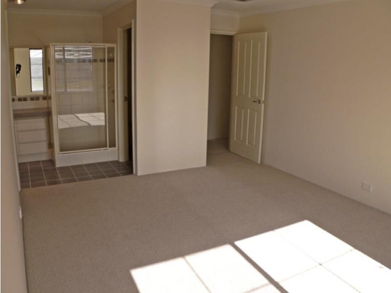 11 Chyverton Corner, Erskine WA 6210