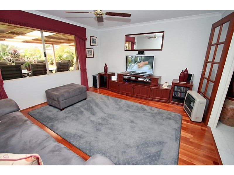 18 Dutton Way, Singleton WA 6175