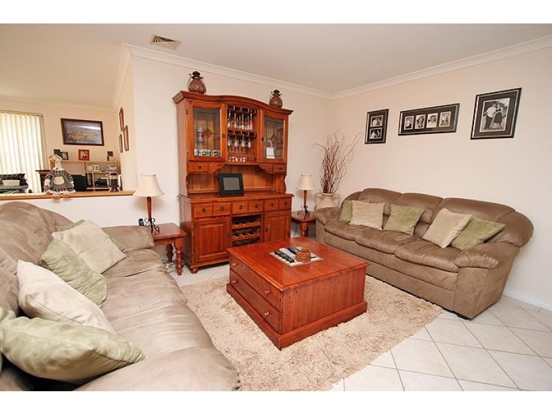 44 Paradise Circuit, Halls Head WA 6210