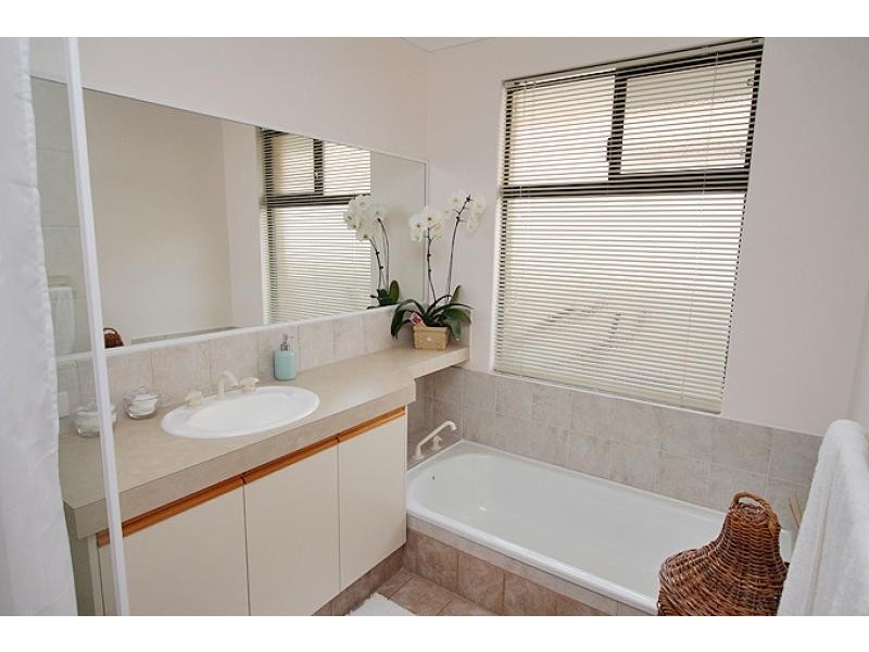 44 Paradise Circuit, Halls Head WA 6210