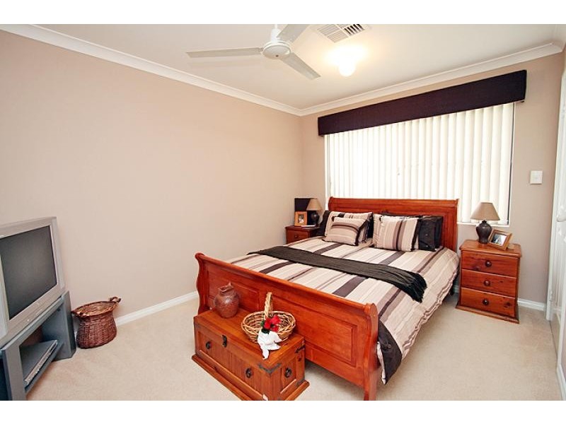 44 Paradise Circuit, Halls Head WA 6210