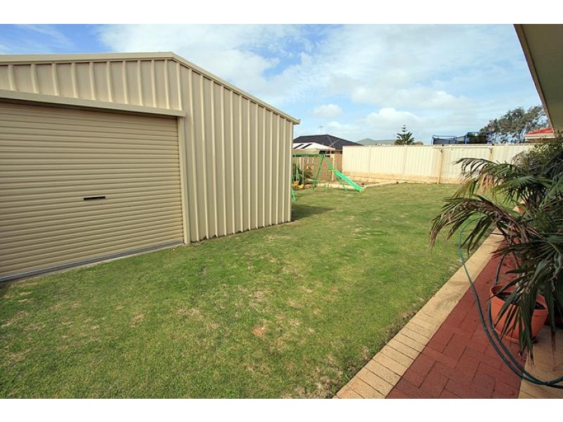 44 Paradise Circuit, Halls Head WA 6210