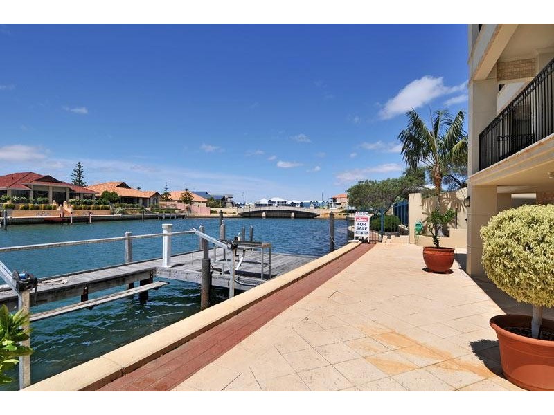 4 Picaroon Place, Mandurah WA 6210
