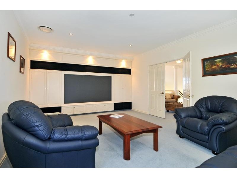 4 Picaroon Place, Mandurah WA 6210