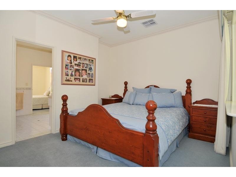 4 Picaroon Place, Mandurah WA 6210