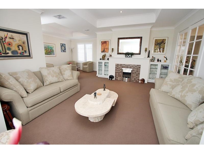 7 Pond Court, San Remo WA 6210