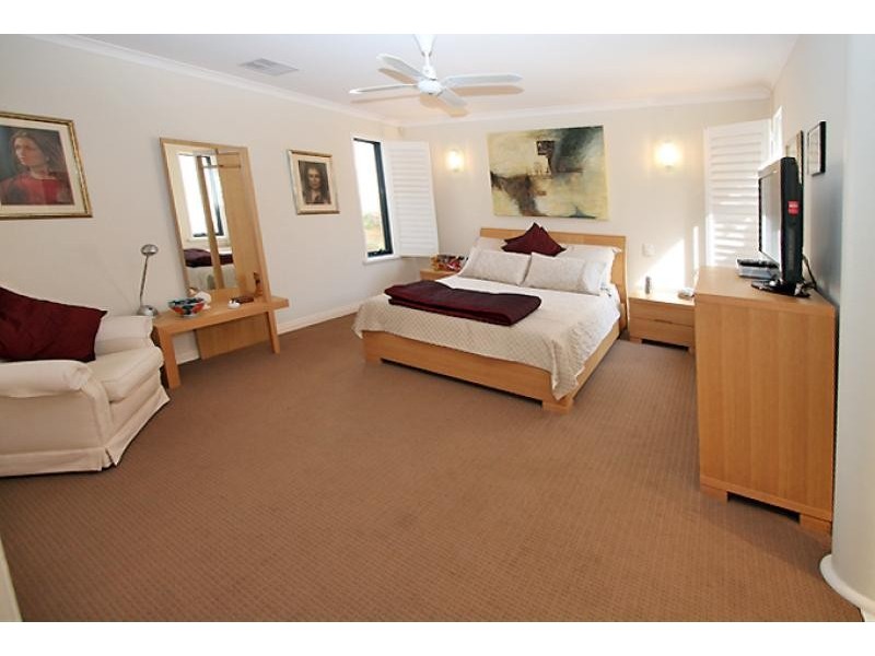 7 Pond Court, San Remo WA 6210