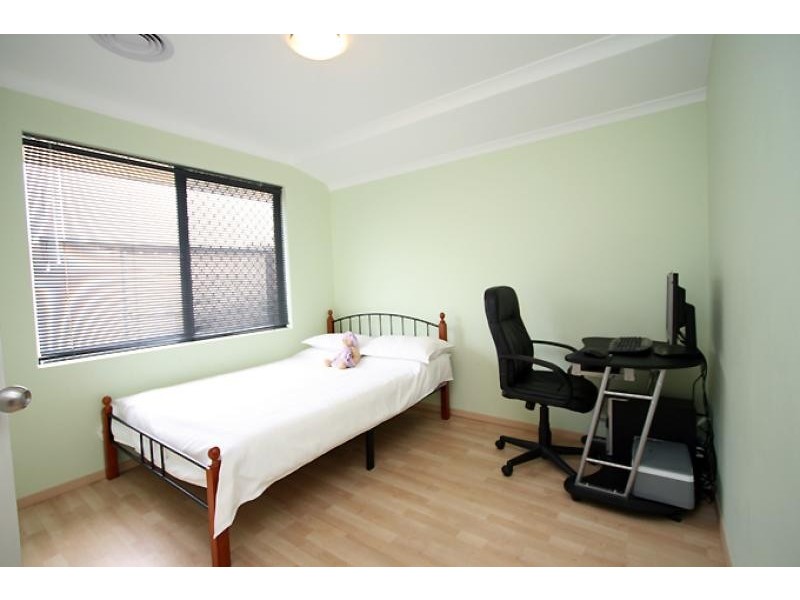 7 Waratah Circle, Halls Head WA 6210