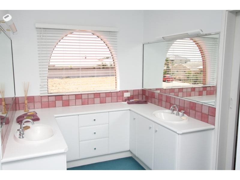 19 Ronsard Drive, San Remo WA 6210