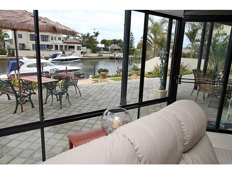 16 Amity Cove, Halls Head WA 6210