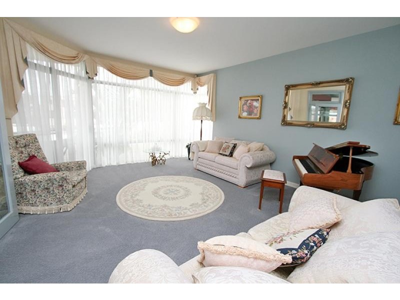 16 Amity Cove, Halls Head WA 6210