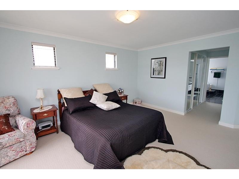 16 Amity Cove, Halls Head WA 6210