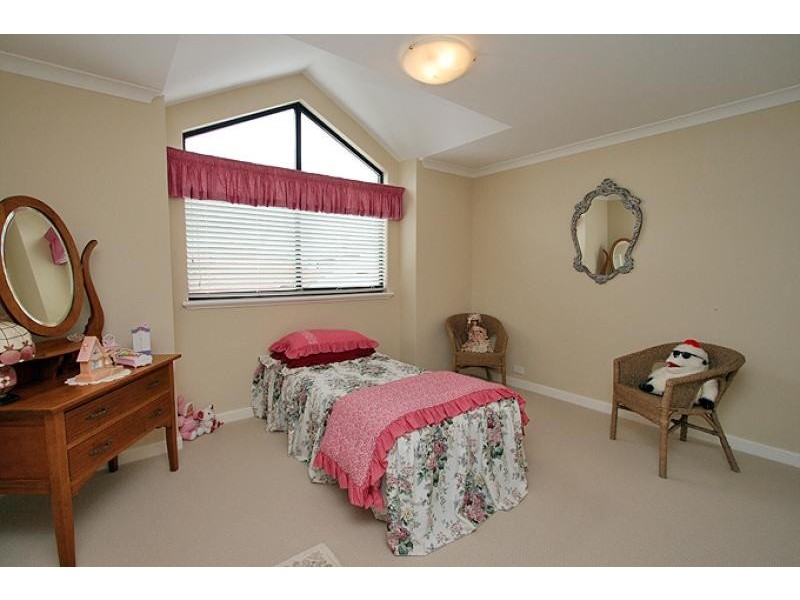 16 Amity Cove, Halls Head WA 6210