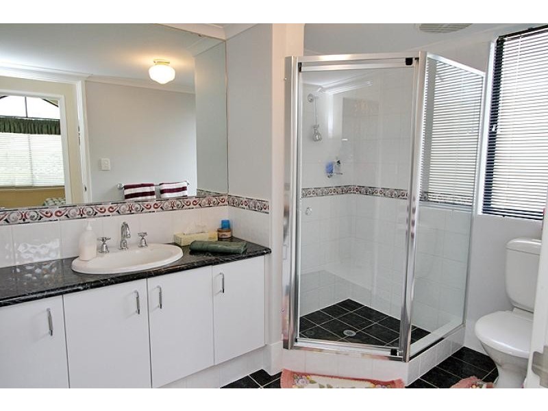 16 Amity Cove, Halls Head WA 6210