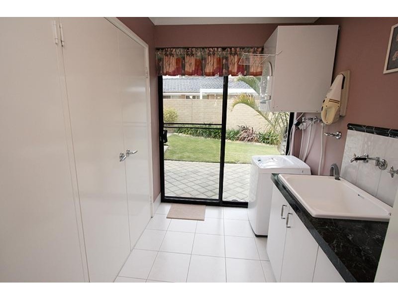 16 Amity Cove, Halls Head WA 6210