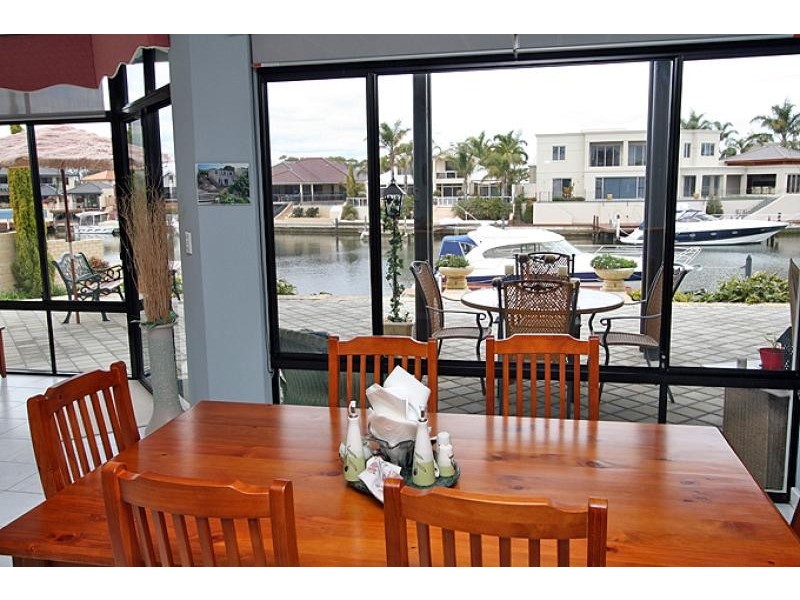 16 Amity Cove, Halls Head WA 6210