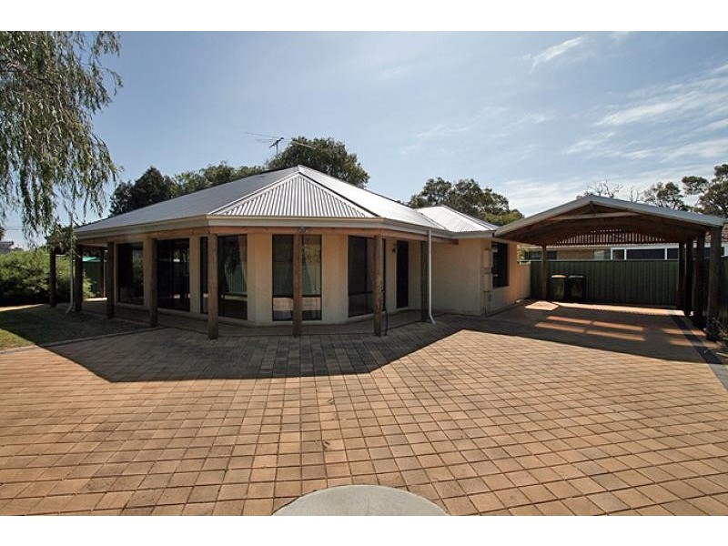 8 b Roy Road, Coodanup WA 6210