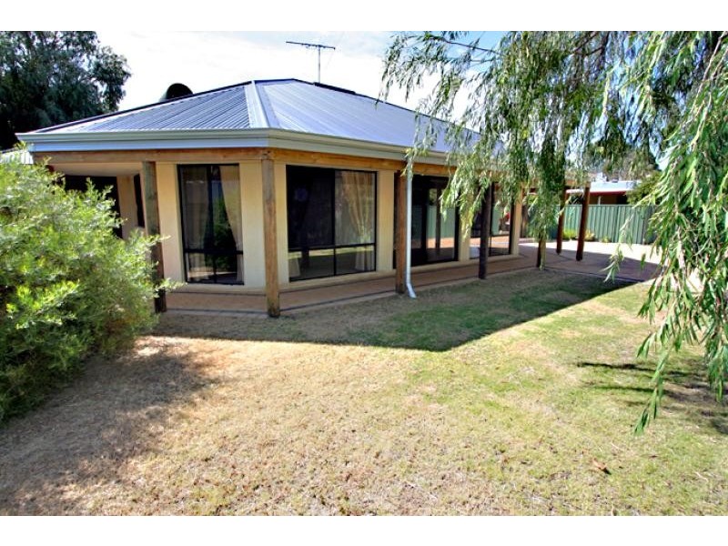8 b Roy Road, Coodanup WA 6210