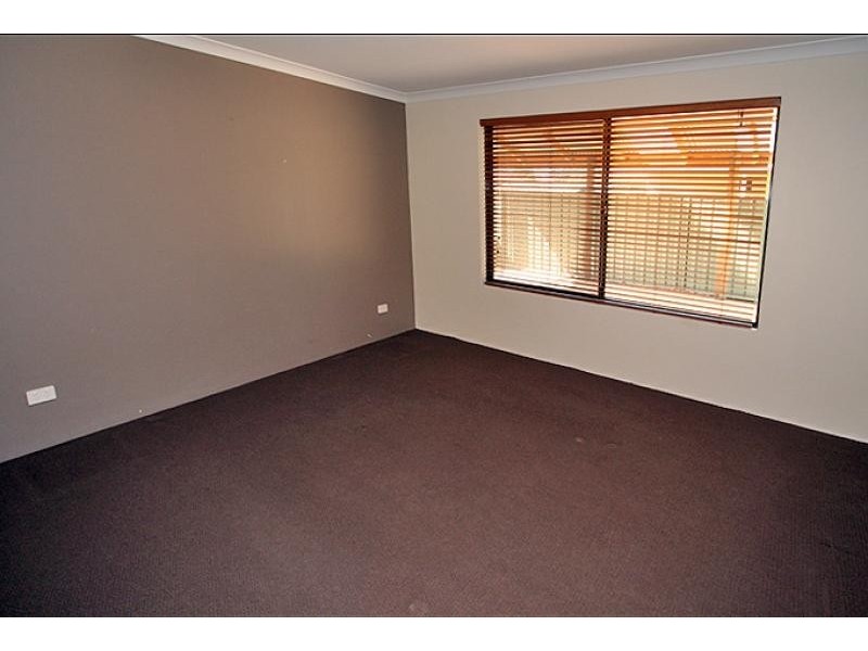 8 b Roy Road, Coodanup WA 6210