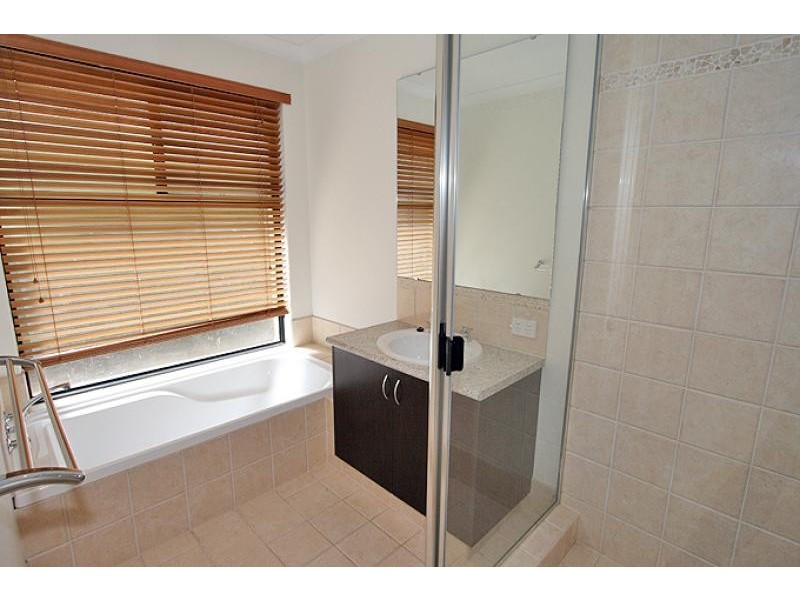 8 b Roy Road, Coodanup WA 6210